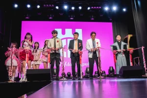 テープカットセレモニー