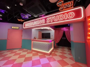 ６F DREAMING STUDIO